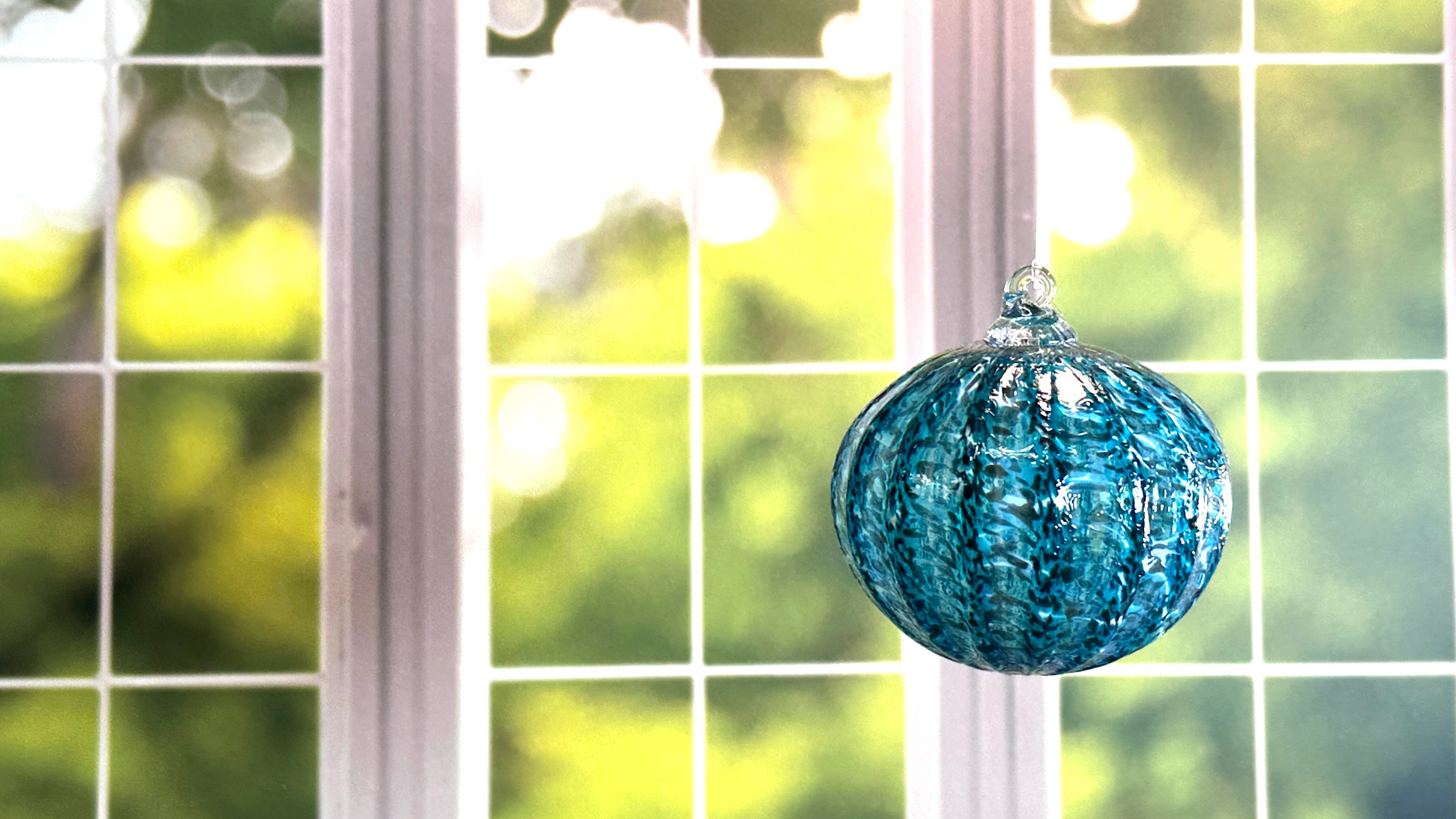 Birthstone ornaments • December