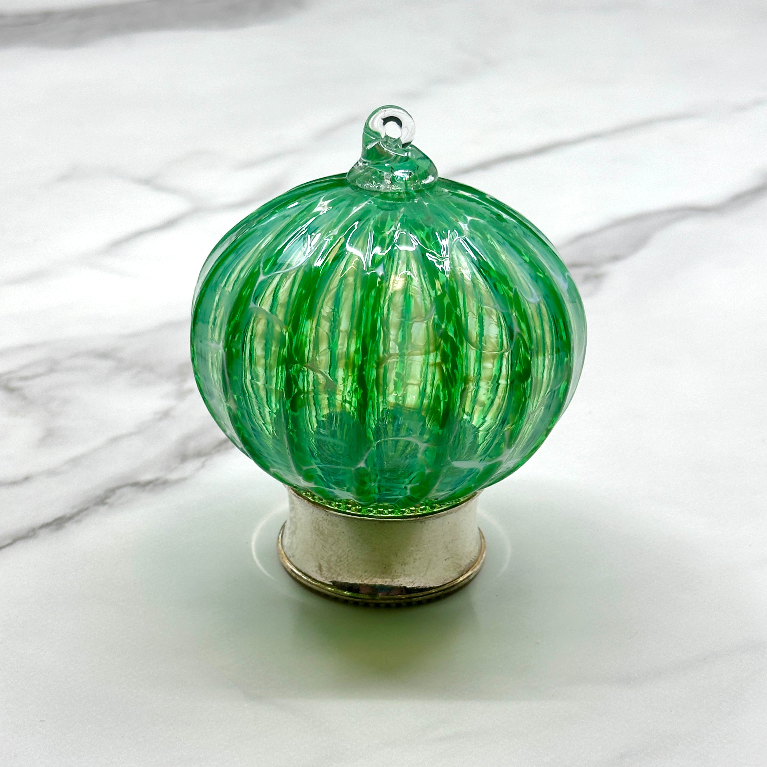 Birthstone ornaments • May