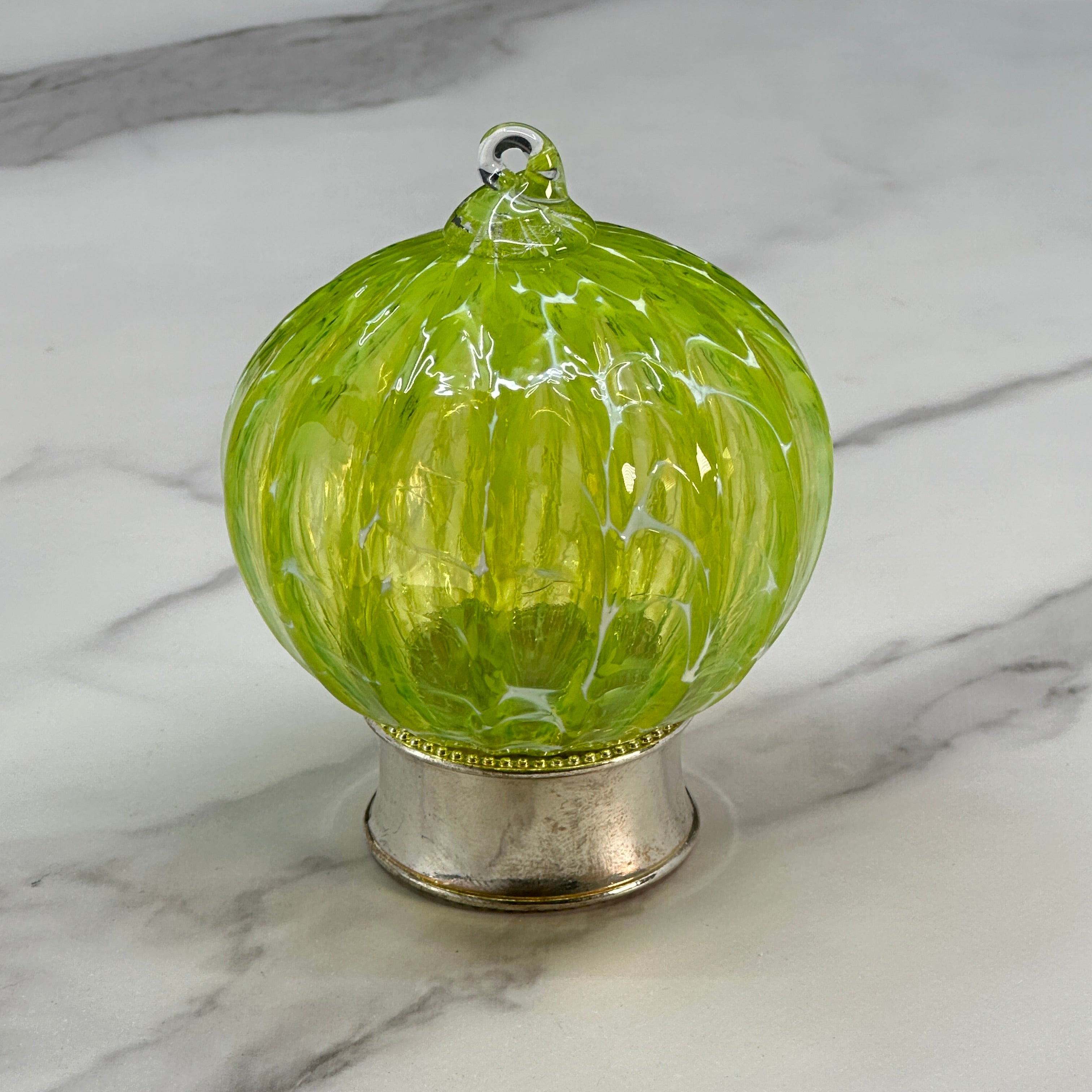 Birthstone ornaments • August