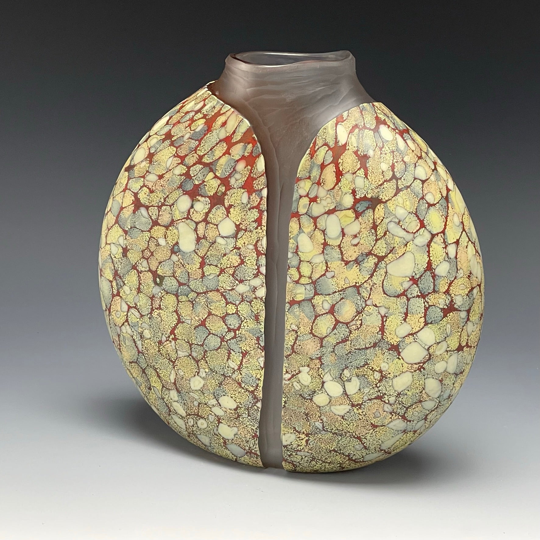 back view of sandy cascade vase