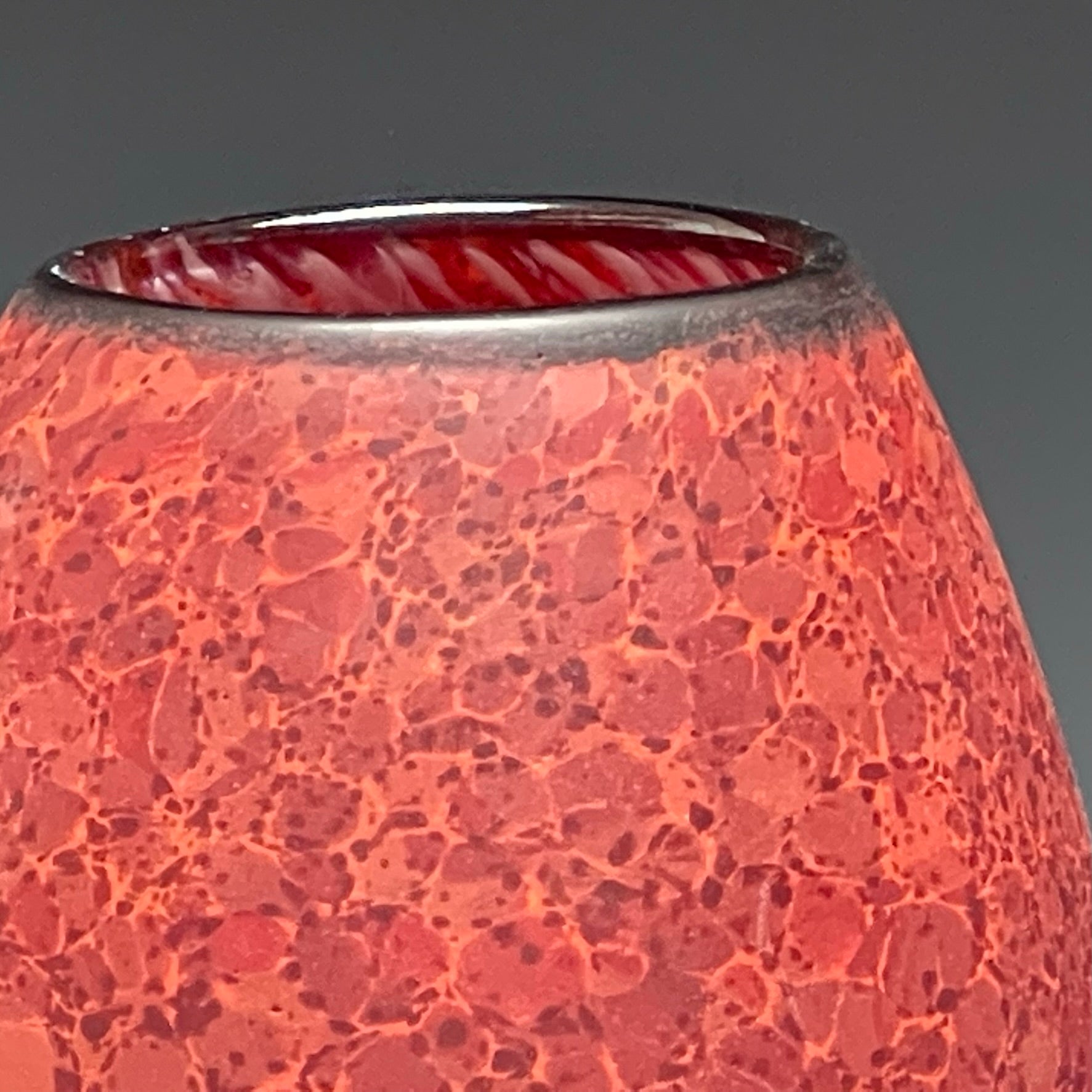 detail red simple vase