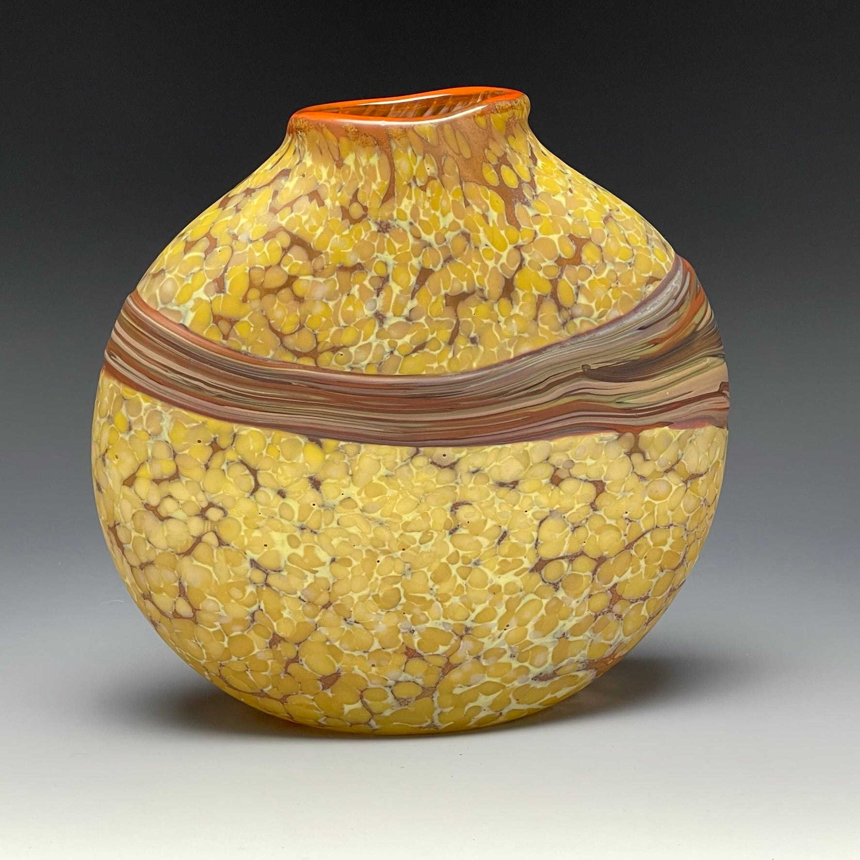 curry strata vase