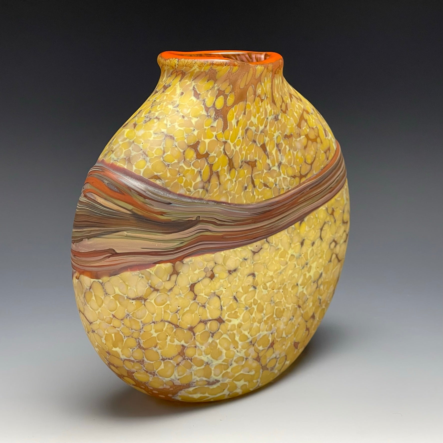 side view of curry strata vase